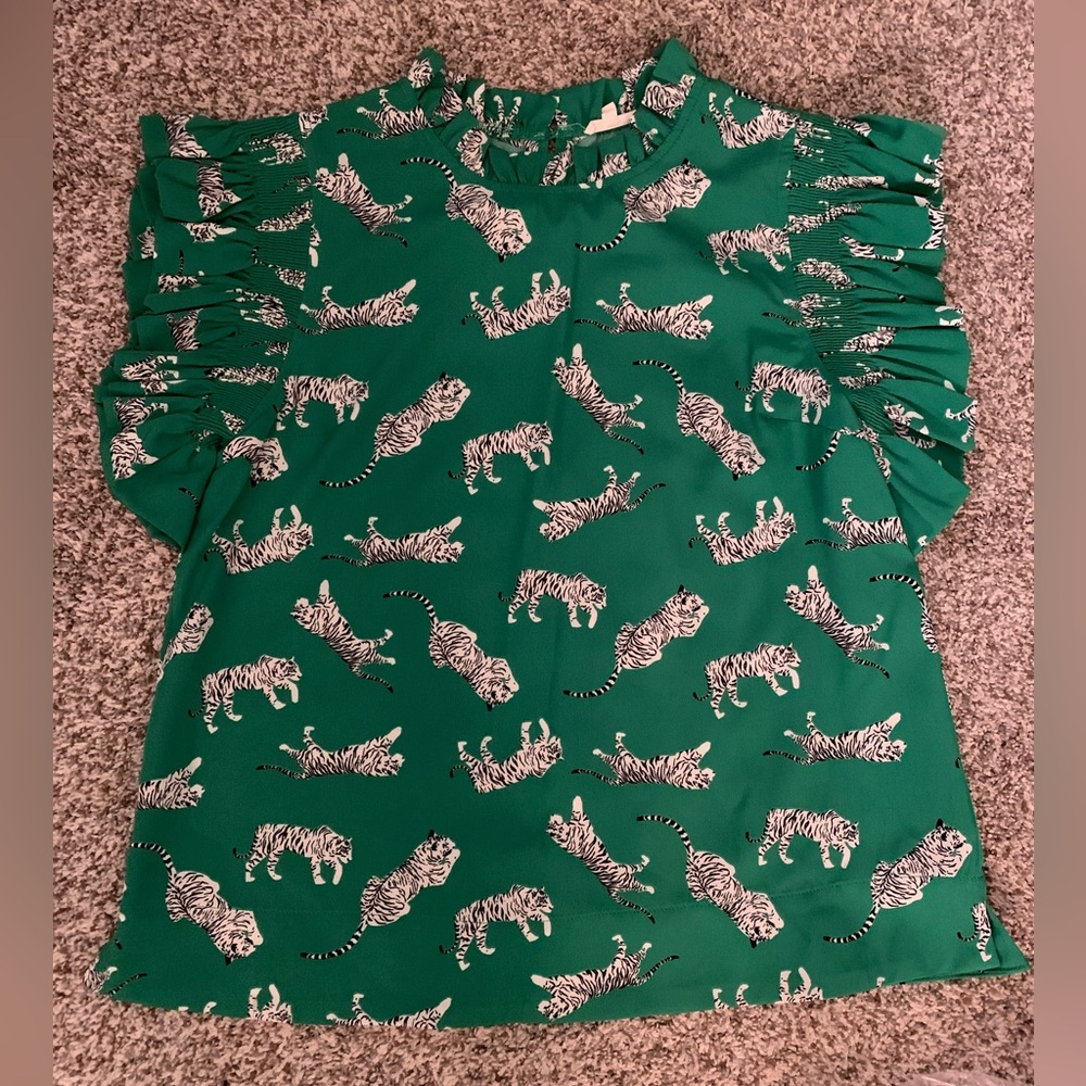 JODIFL Women’s Ruffle Tiger Print Top